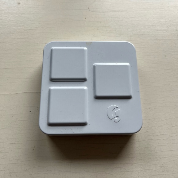 Glossier monochromes essential eyeshadow trio palette in bluff - Picture 3 of 3